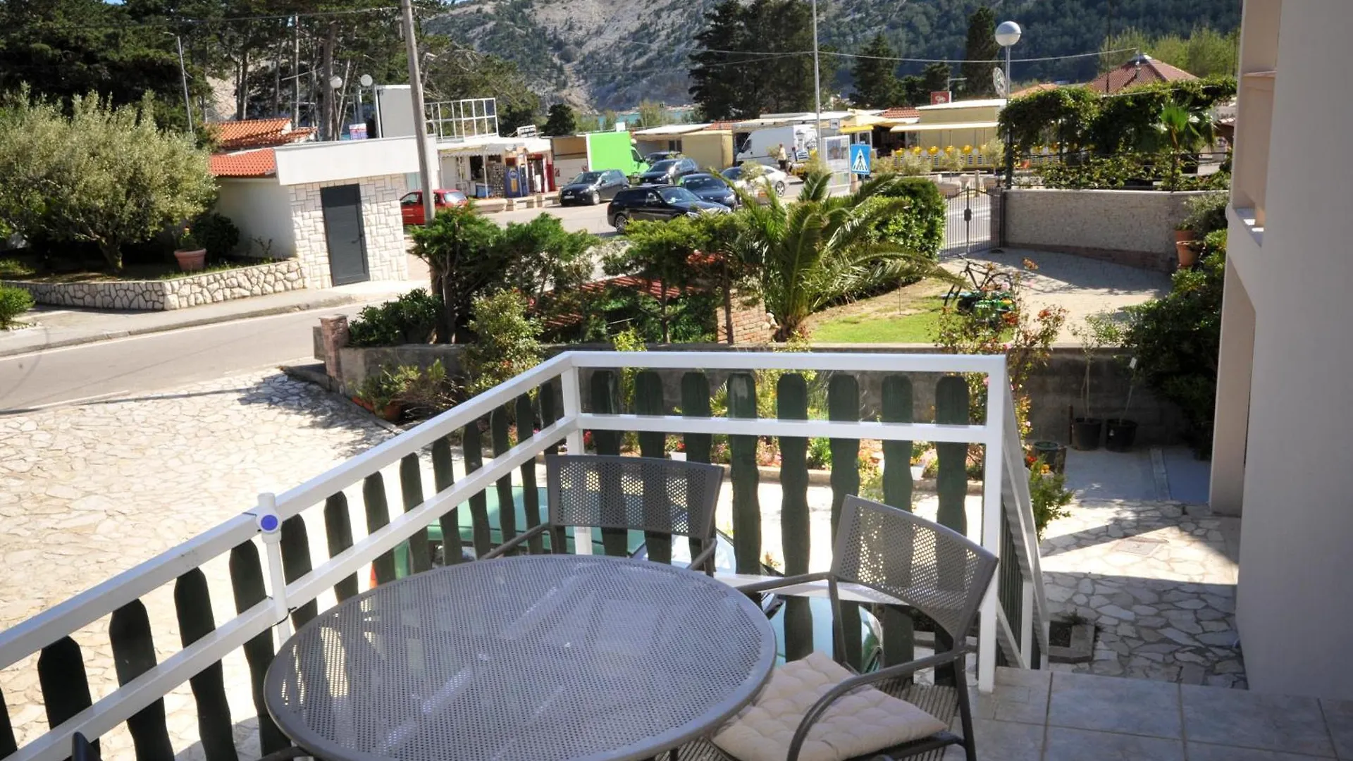 Guest house Apartmani I Sobe Lidija Lopar