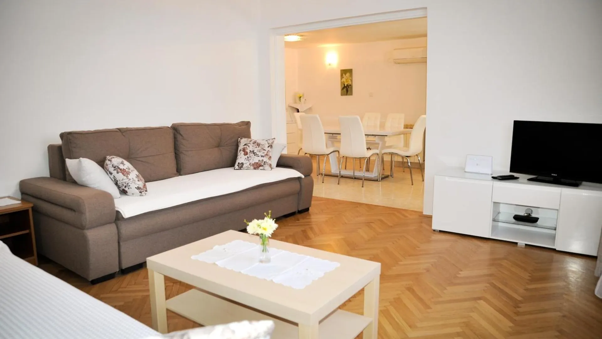 Apartmani I Sobe Lidija Lopar Guest house
