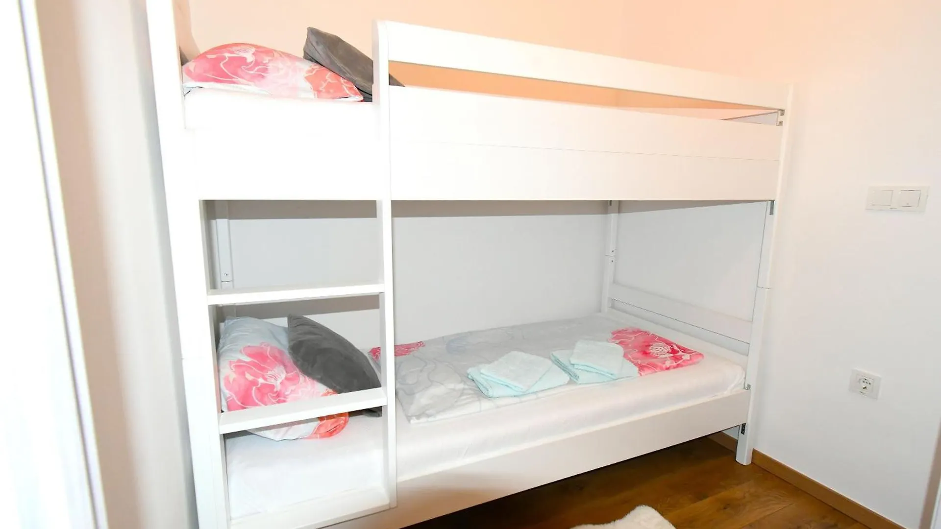Apartmani I Sobe Lidija Lopar Croatia