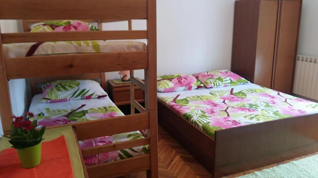 Apartmani I Sobe Lidija Lopar