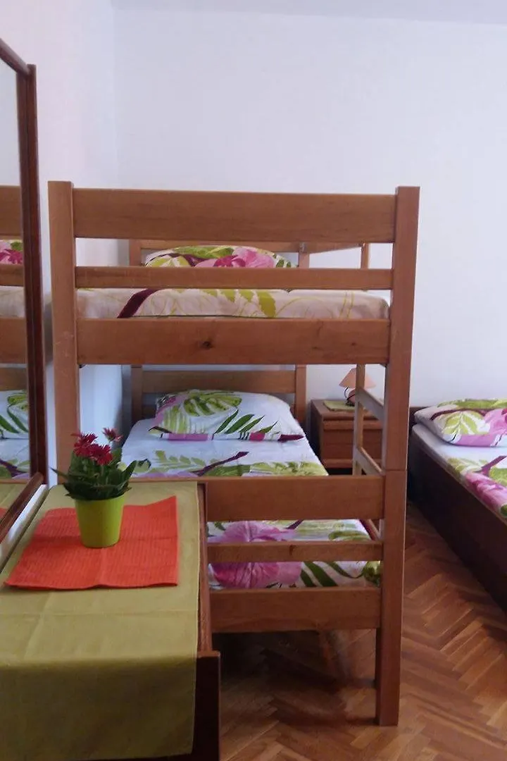 Guest house Apartmani I Sobe Lidija Lopar